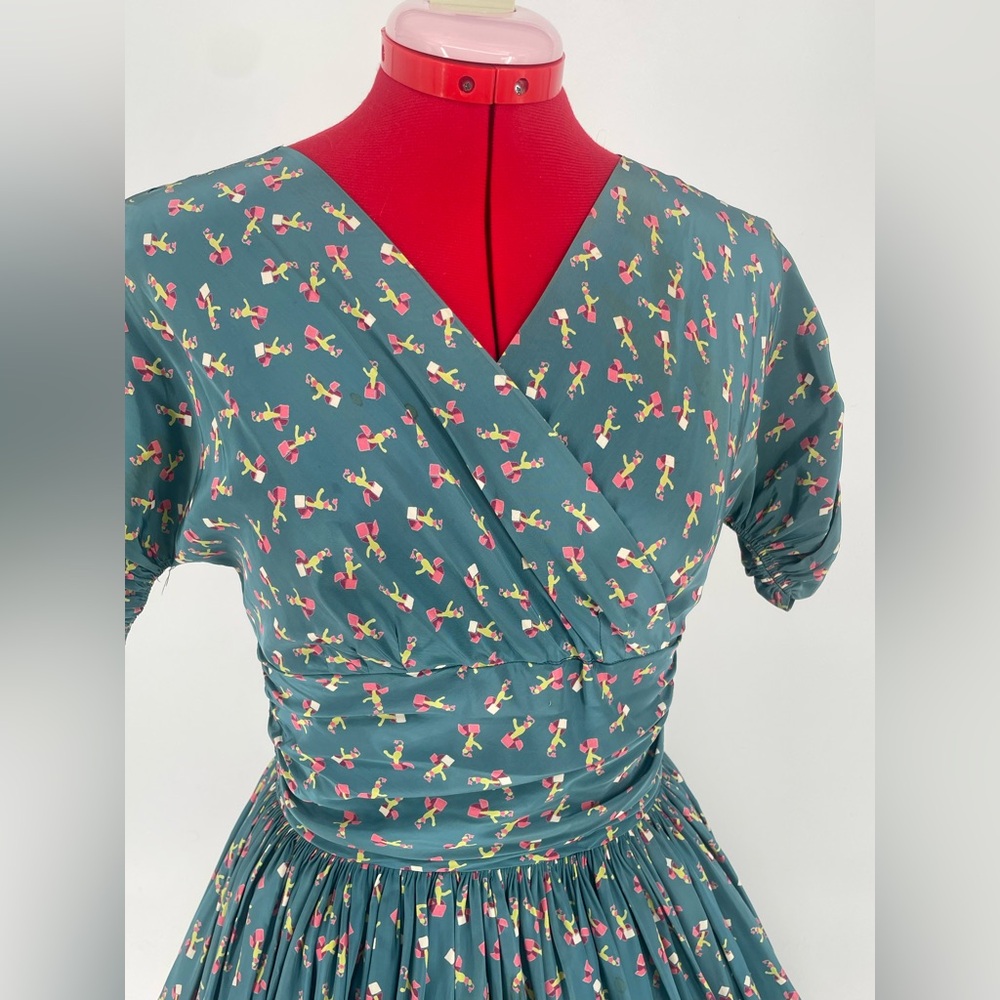 1950s Chic Debs Muted Blue Novelty Print Fit & Flare Dress - Picture 5 of 17